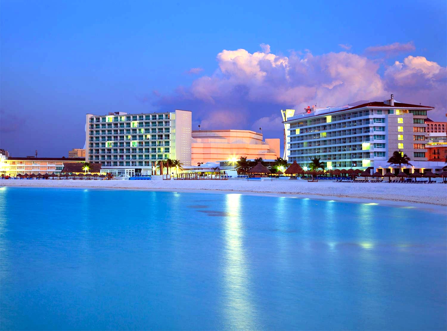 Hotel Krystal Cancún - Emysa Tours